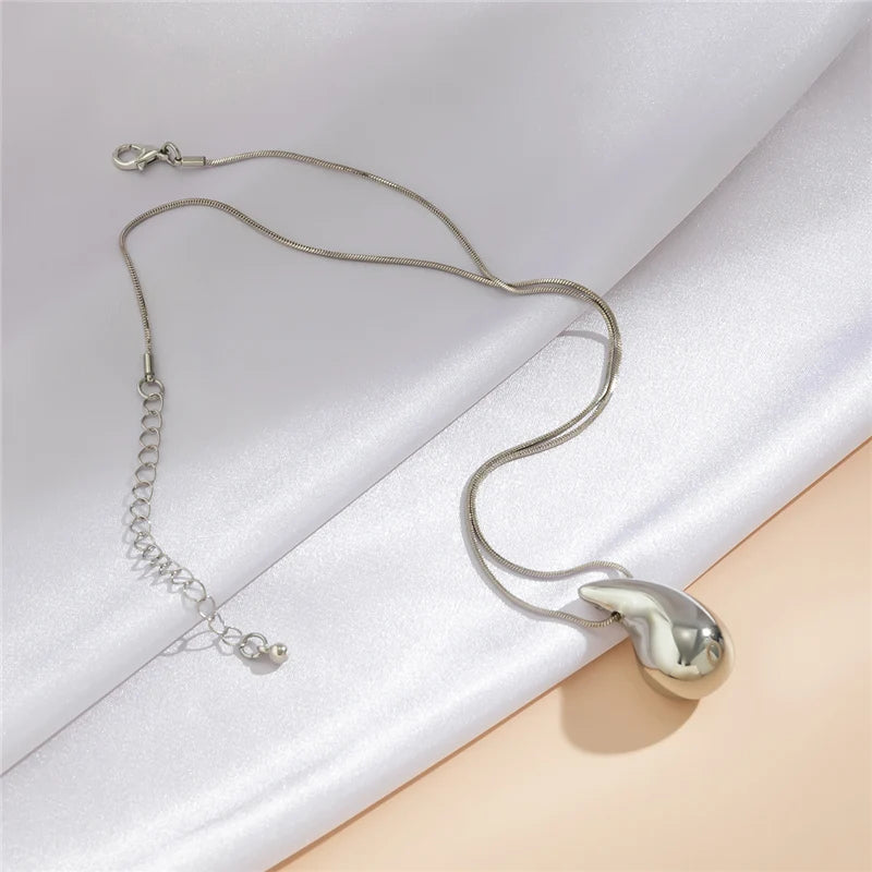 V-Shaped Flat Snake Chain Necklace - Sleek & Creative Sleek & Creative Marven 4  