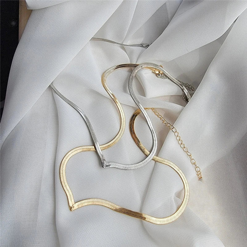 V-Shaped Flat Snake Chain Necklace - Sleek & Creative Sleek & Creative Marven   